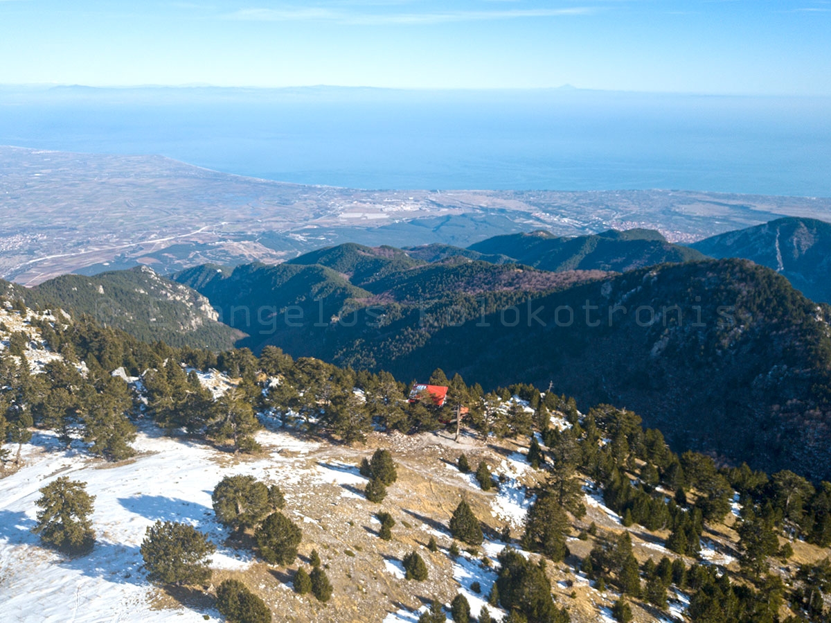 Olympus Refuge Petrostrouga 1.940m and Dereki path