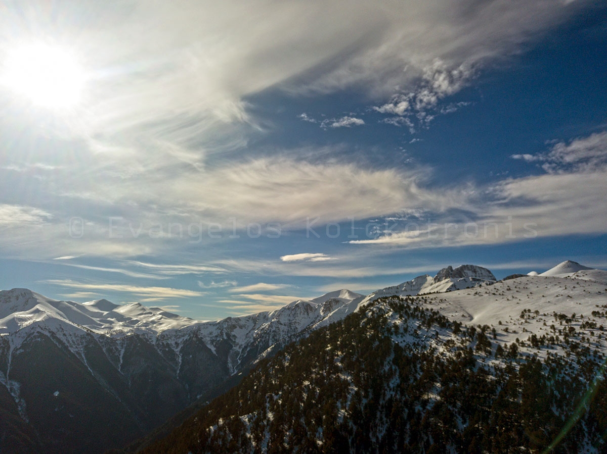 Olympus Refuge Petrostrouga 1.940m and Dereki path